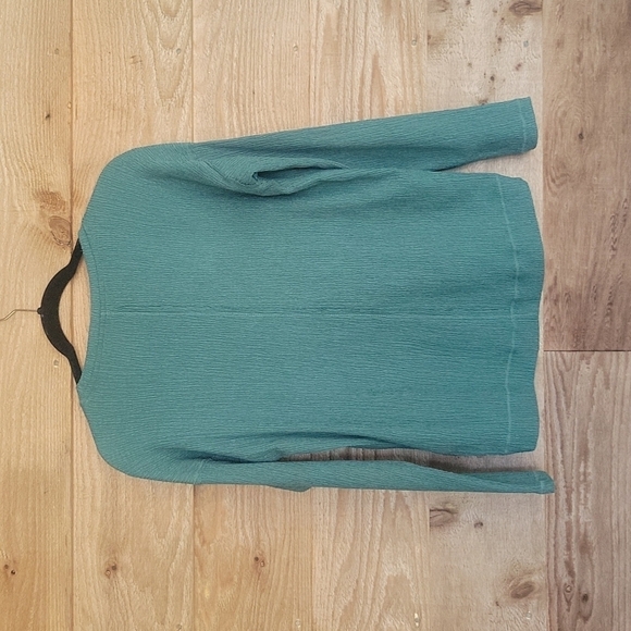 Anthropologie Willa Textured V-Neck Top Women’s Size XSmall Green Raw Seam - Picture 5 of 5
